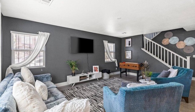 New! Vegas Oasis | 4 Bed 3 Bath | GRILL | Central