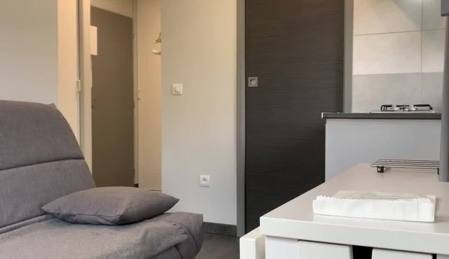 Nice studio 17 m² equipped with swimming pool and in Die