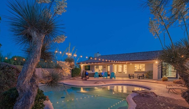 North Scottsdale Golf & Pool Retreat Sleeps 11 in Scottsdale