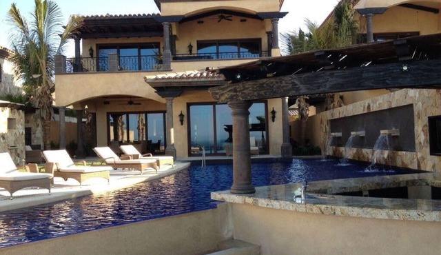 NOVAISPANIA 4-BEDROOM BEACH HOUSE - VICEROY/GOVERNOR in Col. Centro
