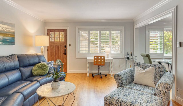 Ocean Breezes of Belmont Heights