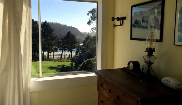 Ocean Views Mendocino Beach House Path directly to the Beach!