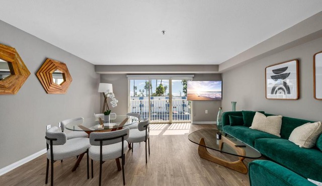 Ocean Views - Rooftop Pool 2BR Santa Monica