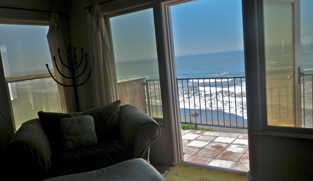 *Oceanfront Spanish Style Villa *Hot tub *Sea Views *Unique Design *Relaxing in Gold Beach