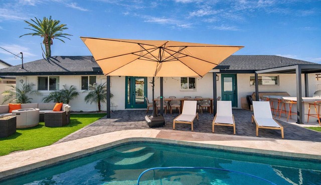 Old Town Oasis | Heated Pool | MiniGolf