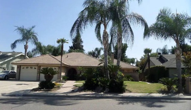 One Bdrm, private bathroom, kitchenette, laundry facilities & gated patio.