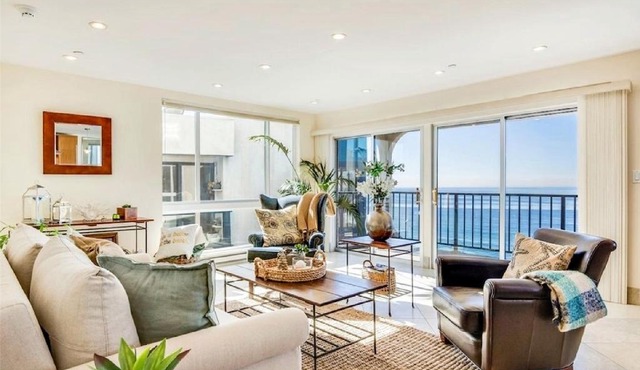 One Bedroom Oceanfront Residence with Panoramic Vi