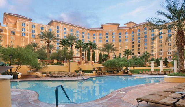 One Mile From Vegas Strip-Dazzling Vegas Views - Wyndham Grand Desert-1 Bd. Dlx.