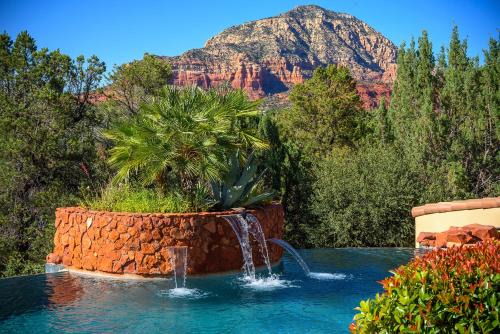 Palatial Paradise with Breathtaking Views of Red Rock and Stunning Infinity Pool