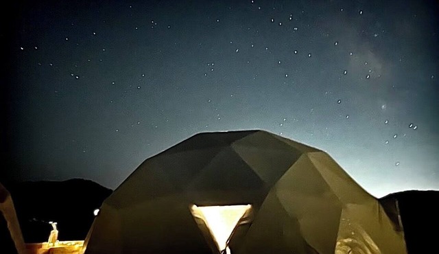 Panoramic Sunset Views 360° Hilltop Double Domes En-suite bathrooms Soaking Tub
