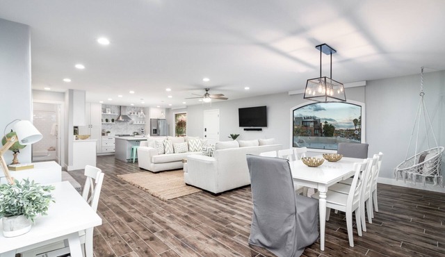 PARSONS VILLAS - Grimaldi's Downtown Old Town Penthouse | Shopping, Night Life, Restaurants