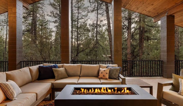 PEACE in the PINES. Velvet Antler: EV Charger, Dog Run, Hot Tub