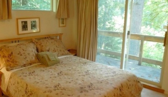 Peaceful 5BR Relaxing House! W/ Hot Tub, Free WiFi in Maple Falls