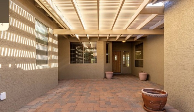 Pebble Creek 2-bedroom plus office/bedroom. Fenced backyard.
