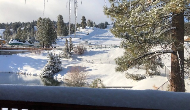 Perfect Location for Big Bear Adventures! Cozy 2-BR, 2-BA Townhouse