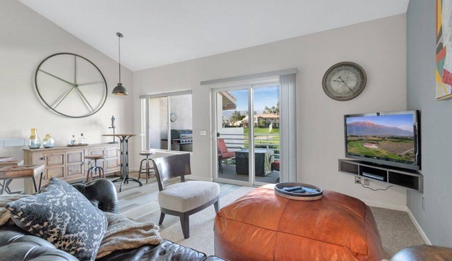 Perfect One Bedroom With Stunning Golf Course Views and Clubhouse Amenities