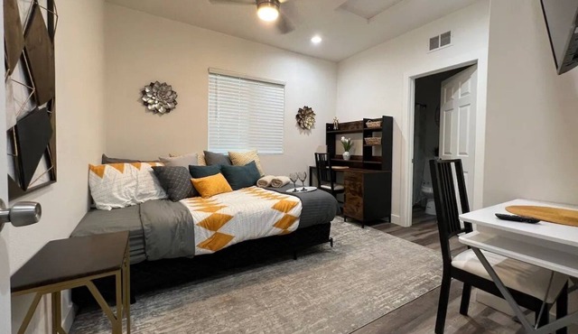 Perfect studio, with tranquility and privacy