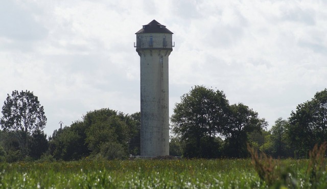 Pet-Friendly Castle "chateau d'eau le sable" with Balconies & Wi-Fi in DAON