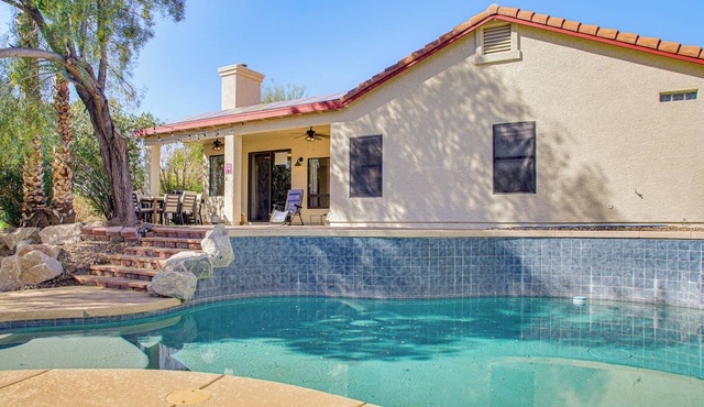 Pet-Friendly Snowbird Haven w/Pool in Gold Canyon