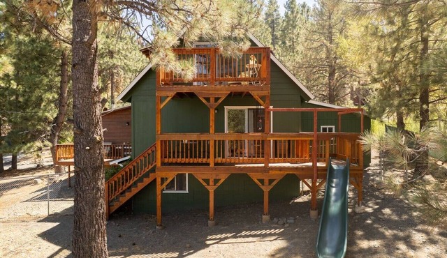 Pine & Peak | Cozy Cabin Getaway