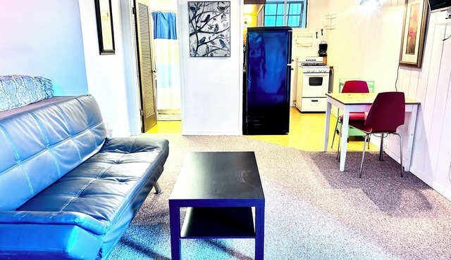 Point Charming Studio in Richmond