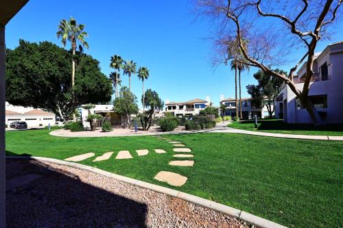 Pool-Side, 1st Flr, Lake Subd-Trail, Walk 2 Dining