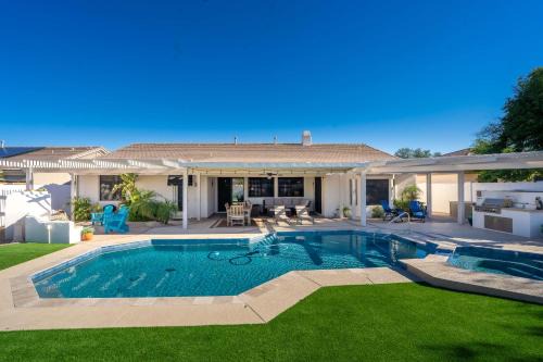 Pool & Spa Outdoor Fireplace BBQ Pool Table