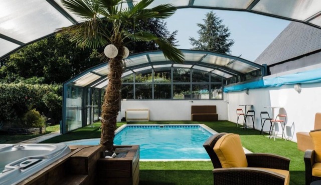 Prestigious historic estate with heated indoor pool in La Barthe-de-Neste