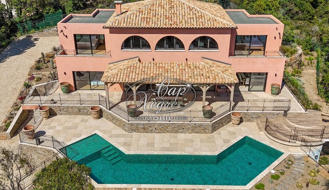 Prestigious property with a pool and panoramic sea view in Cap Nègre in Le Lavandou