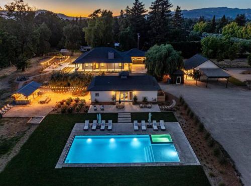 Private Farmhouse on 4 acres w Pool Hot Tub