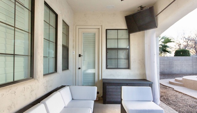 Private Gated 5bdrm/6bath HEATED Pool & Spa, Gym, Pool Table, Basketball Court
