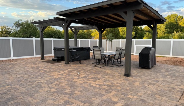 Private Home-2 Bed/2 Bath -HOT TUB/Near Zion NP in Hurricane