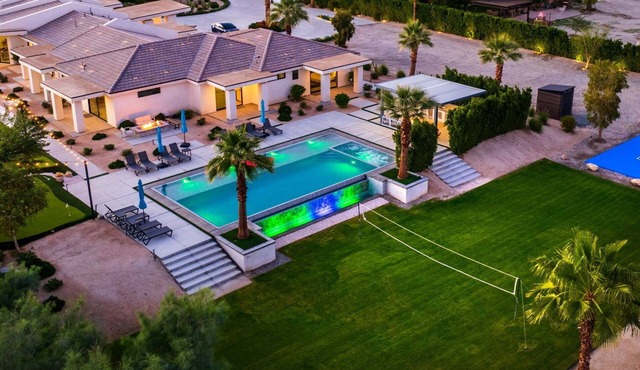 Private Oasis: 45 ft Pool, Spa, NEW Pickleball Ct, 9-hole Golf, Grass Volleyball