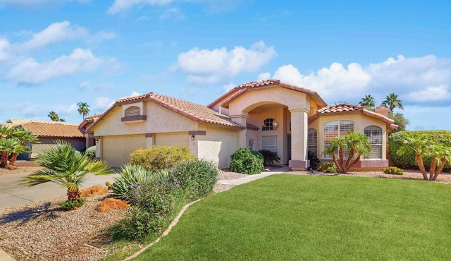 Private Pool, Yard & Pool Table! 'Avondale Abode'