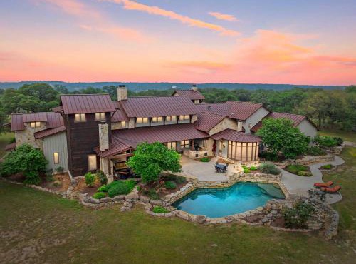 Private Ranch - Pool - Ping Pong - Yoga - Weddings - Games in Kendalia