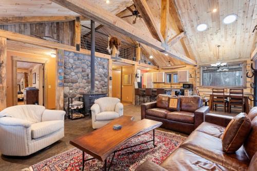 Private River Front Cabin in Darby