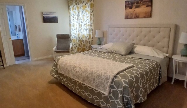 Private Suite attached to home sleeps 3