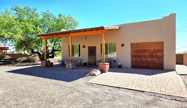 Private Tanque Verde Casita