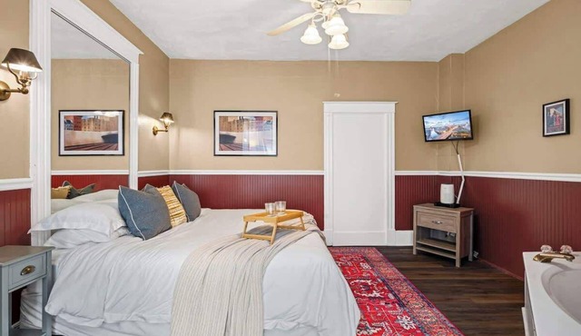 Pullman Room | Team Joseph Ellen in St. Augustine