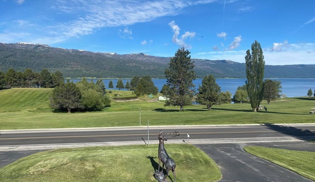 Quaint, Rustic Charm Lake house with WiFi in Cascade. in Cascade