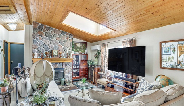 Quiet Dolan Springs Home w/Patio, Mountain Views!