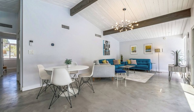 Quintessential Midcentury Modern Alexander House