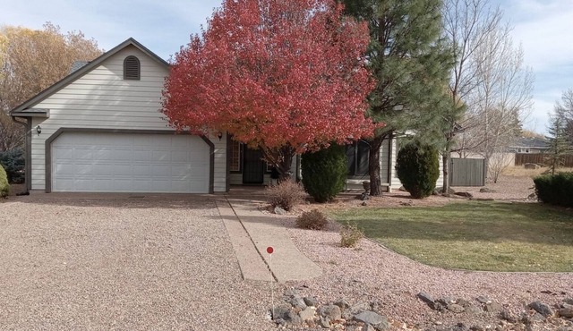 Rainbow Lake home in gated community with boats, hot tub, Tesla EV and lake acc in Pinetop-Lakeside