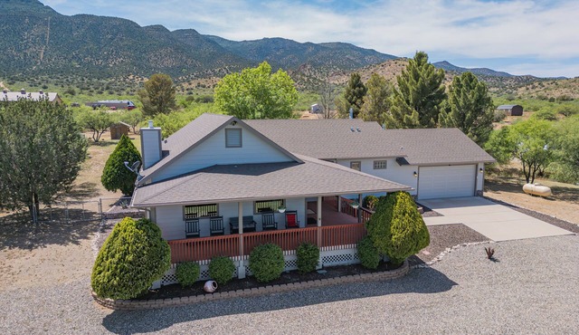 Ranch Escape | Near Verde River, 2 King Suites, Sleeps 9