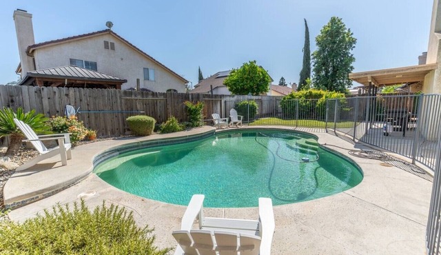 Rancho |Family Retreat w/Private Pool & Fireplace