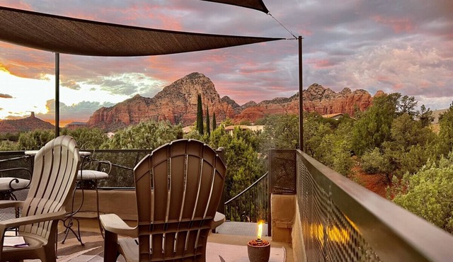 Red Rock Leisure with Hot Tub and Views