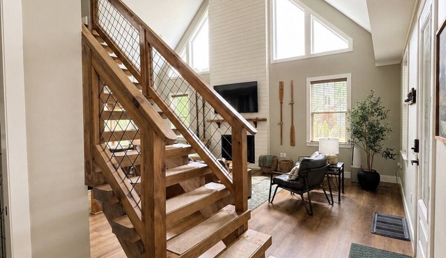 Relaxing riverfront house perfect for fly fishing and WCU family visits in Cullowhee