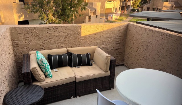 Remodeled 3-bedroom condo in N Phoenix on a small lake