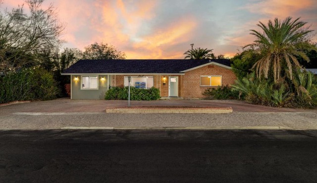 Remodeled Gem, 3 BD 3 BA, Yard, Views in Tucson