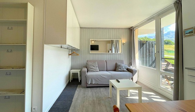 Renovated studio cabin with equipped kitchen in Les Menuires in Les Menuires